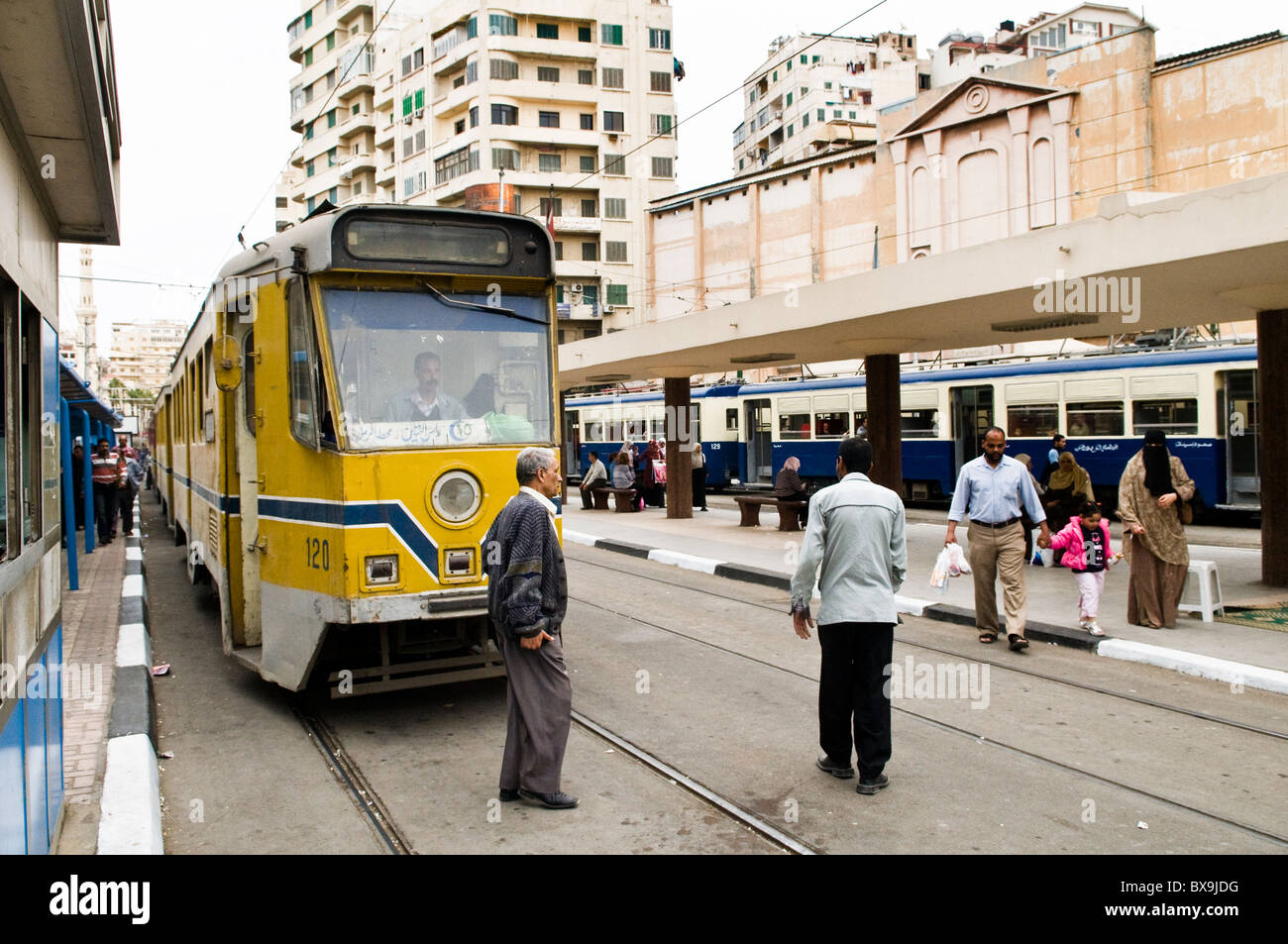 Il tram in Alessandria, Egitto. Foto Stock
