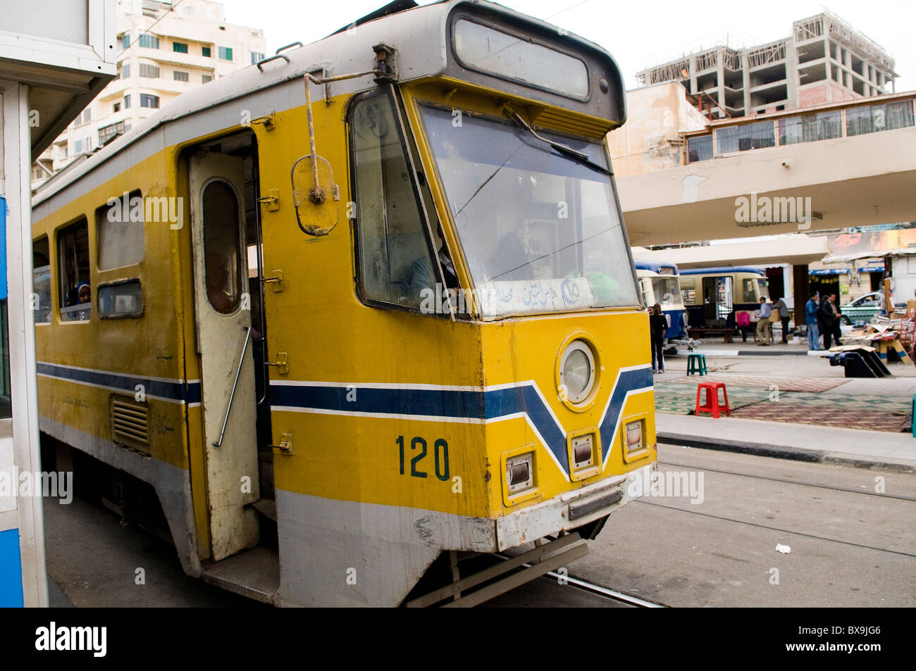 Il tram in Alessandria, Egitto. Foto Stock