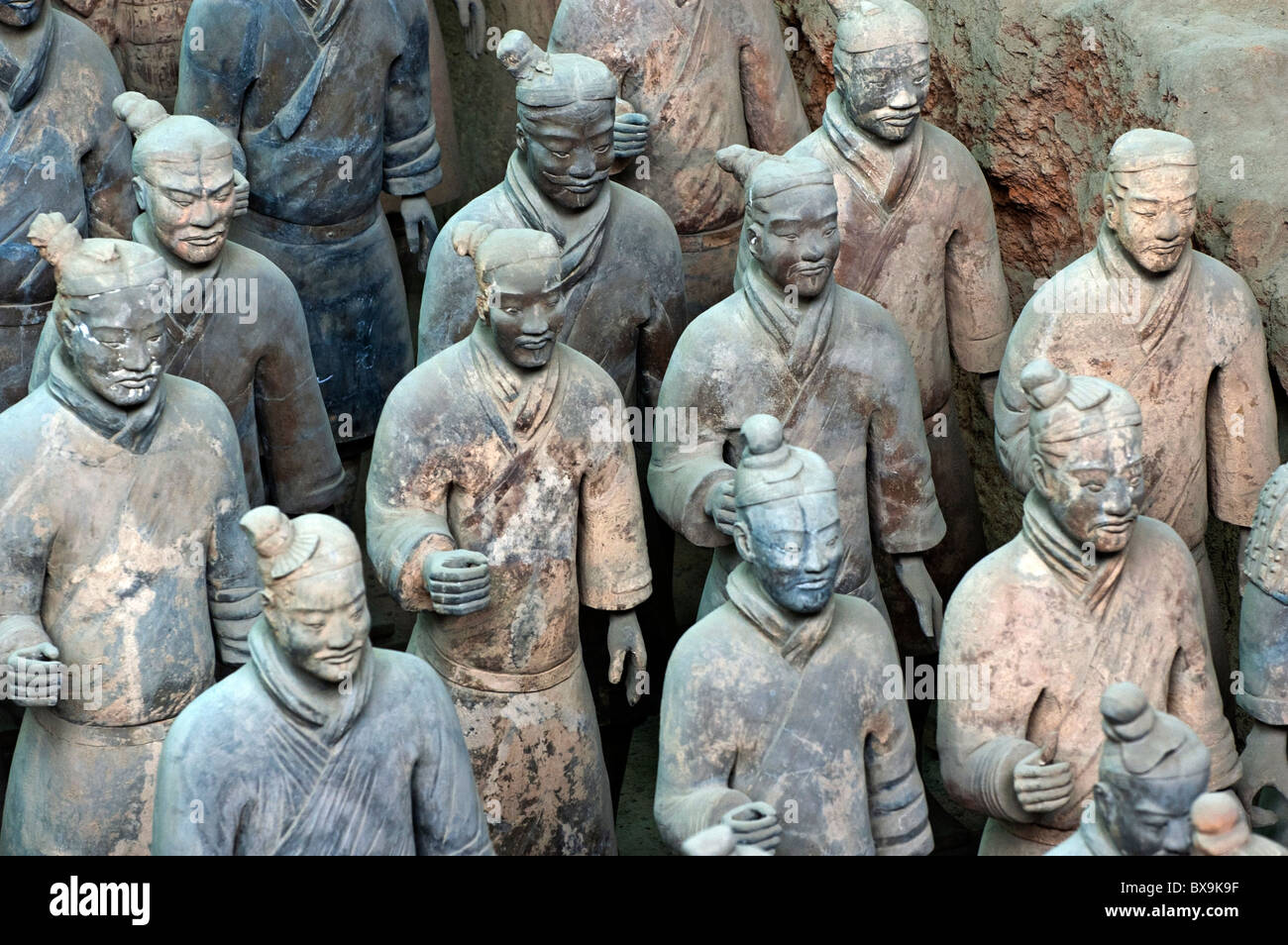 Esercito di Terracotta, antica collezione di sculture raffiguranti gli eserciti di Qin Shi Huang, il primo imperatore della Cina, Xi'an, Cina Foto Stock