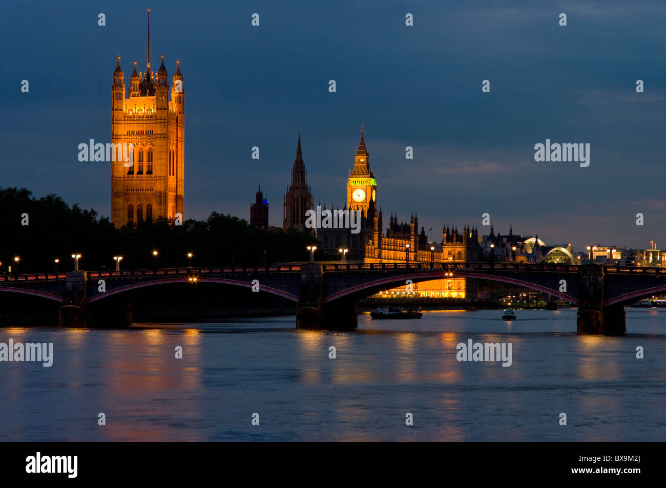 La Casa del Parlamento e dal Big Ben al crepuscolo Foto Stock