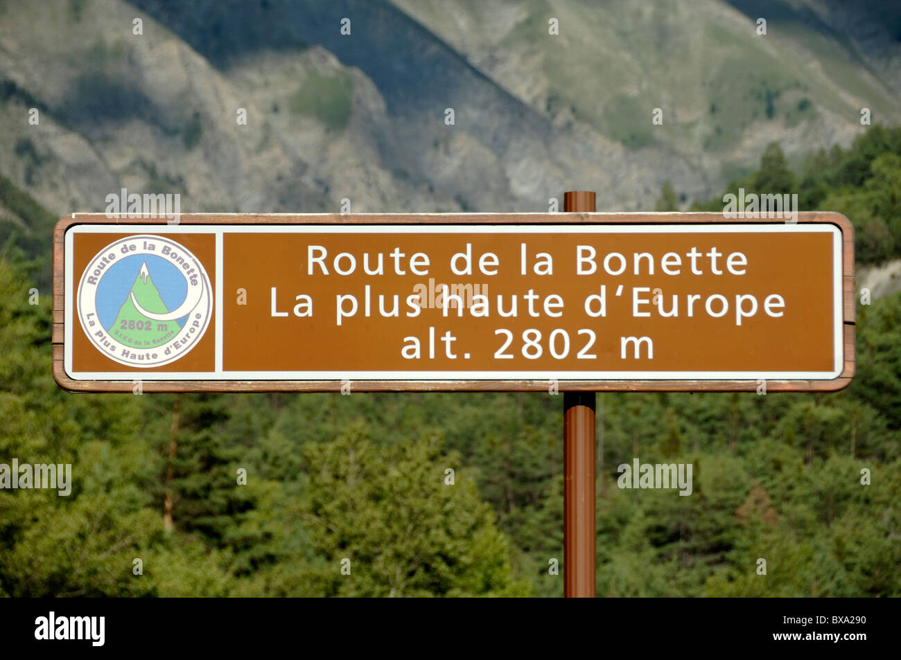 Cartello stradale, Route de la Bonette, strada più alti in Europa, il Parco Nazionale del Mercantour in Francia meridionale delle Alpi, Francia Foto Stock