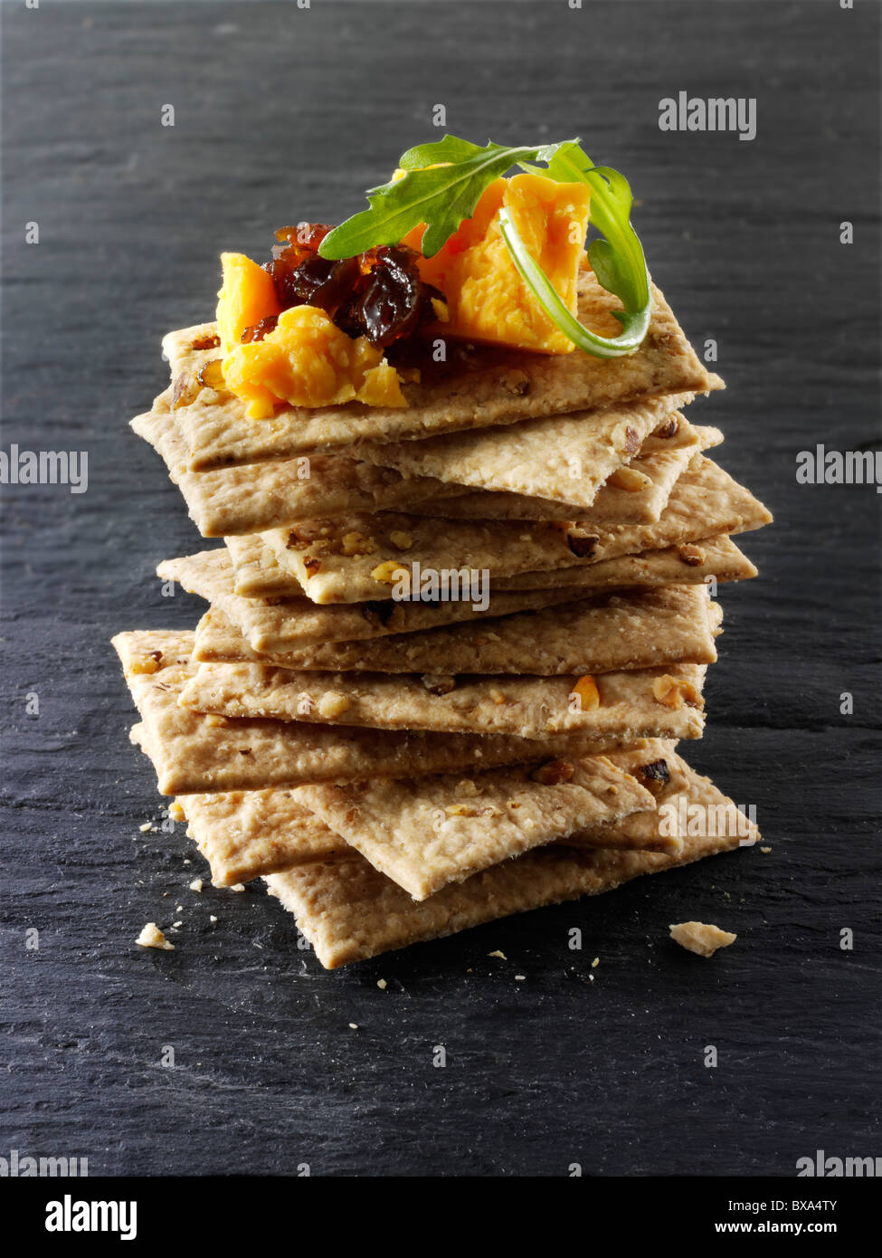 Inglese Double Gloucester blu e biscotti stock foto Foto Stock