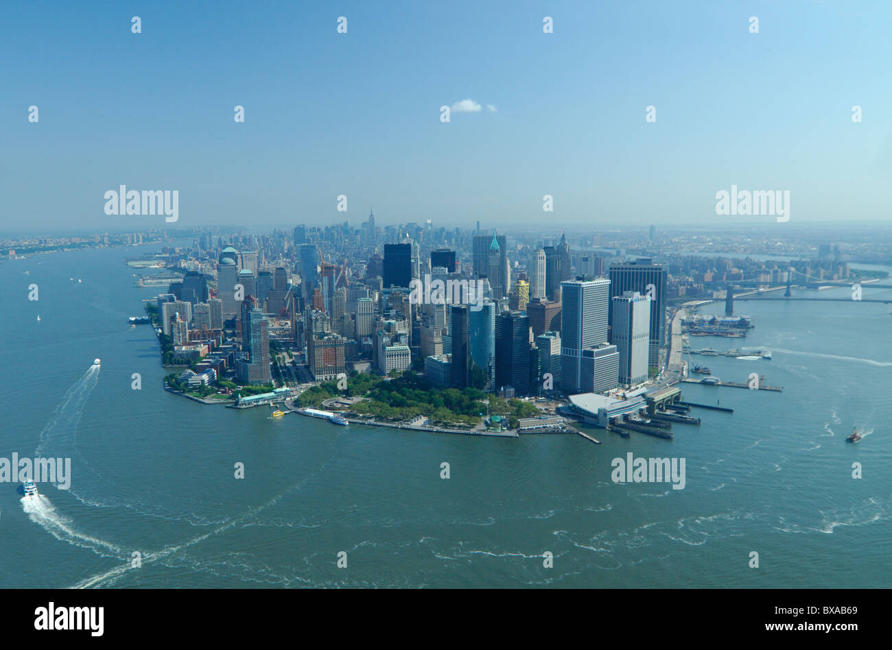 Vista aerea del sud di Manhattan: Punto di batteria e il quartiere finanziario, la parte inferiore di Manhattan, New York City, Stati Uniti d'America Foto Stock