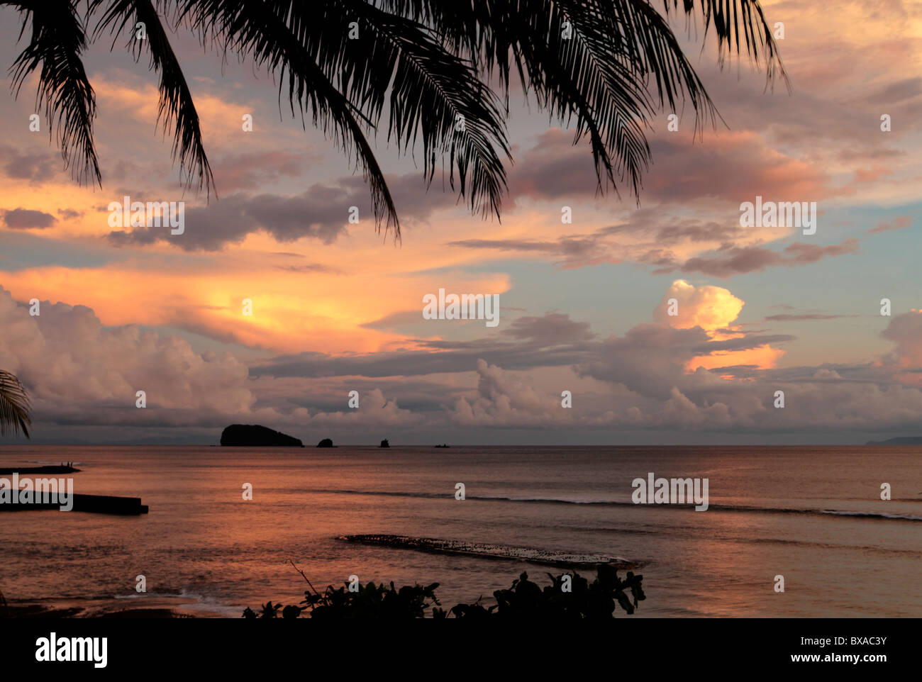 Bali tramonto da Candidasa Foto Stock