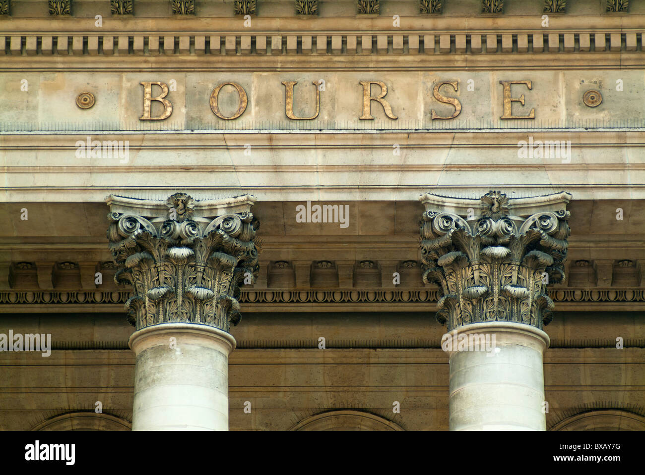 Paris Bourse edificio dello Stock Exchange, Parigi, Francia. Foto Stock