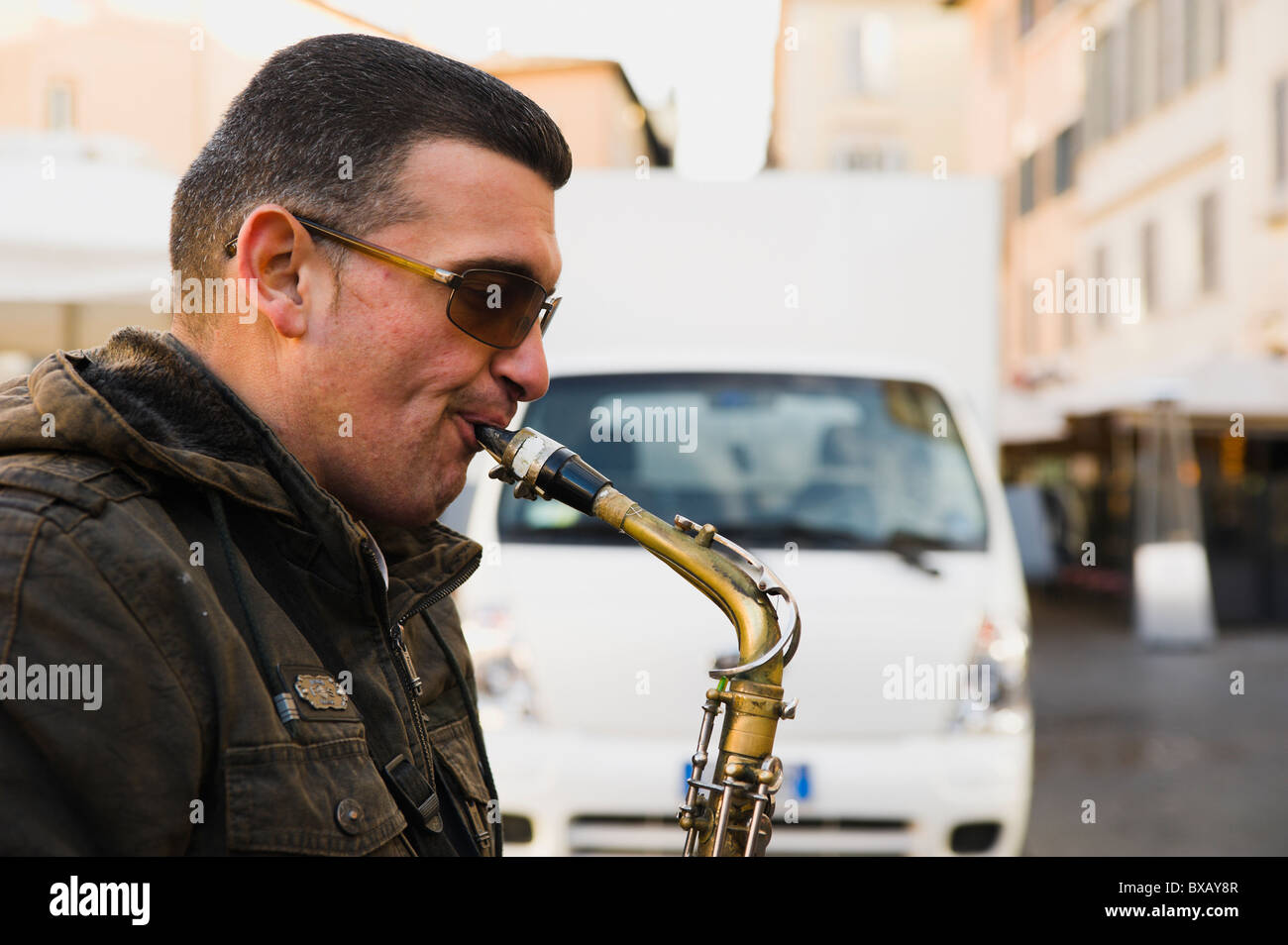 Roma, il sassofonista in Piazza Campo de' Fiori Foto Stock