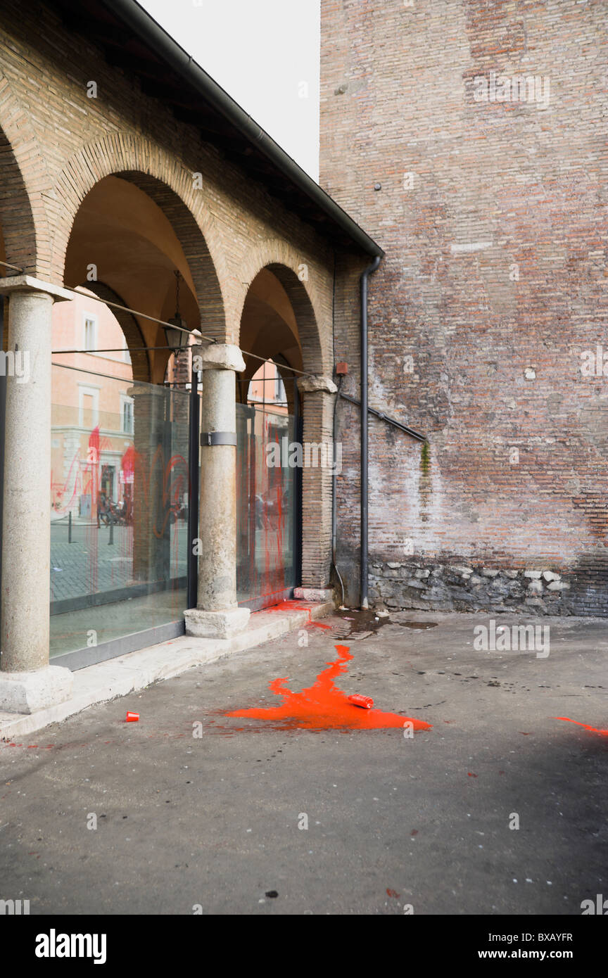 Roma, Largo Argentina, colorante rosso gettato dai manifestanti Foto Stock