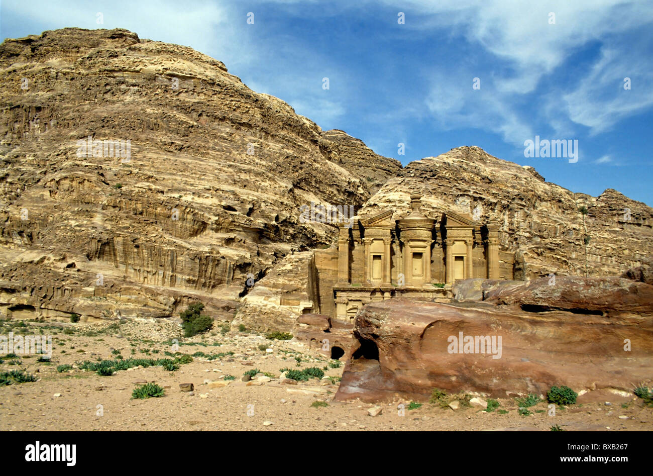 Annuncio Deir, antica pietra tagliata nel monastero di Petra, Giordania. Foto Stock