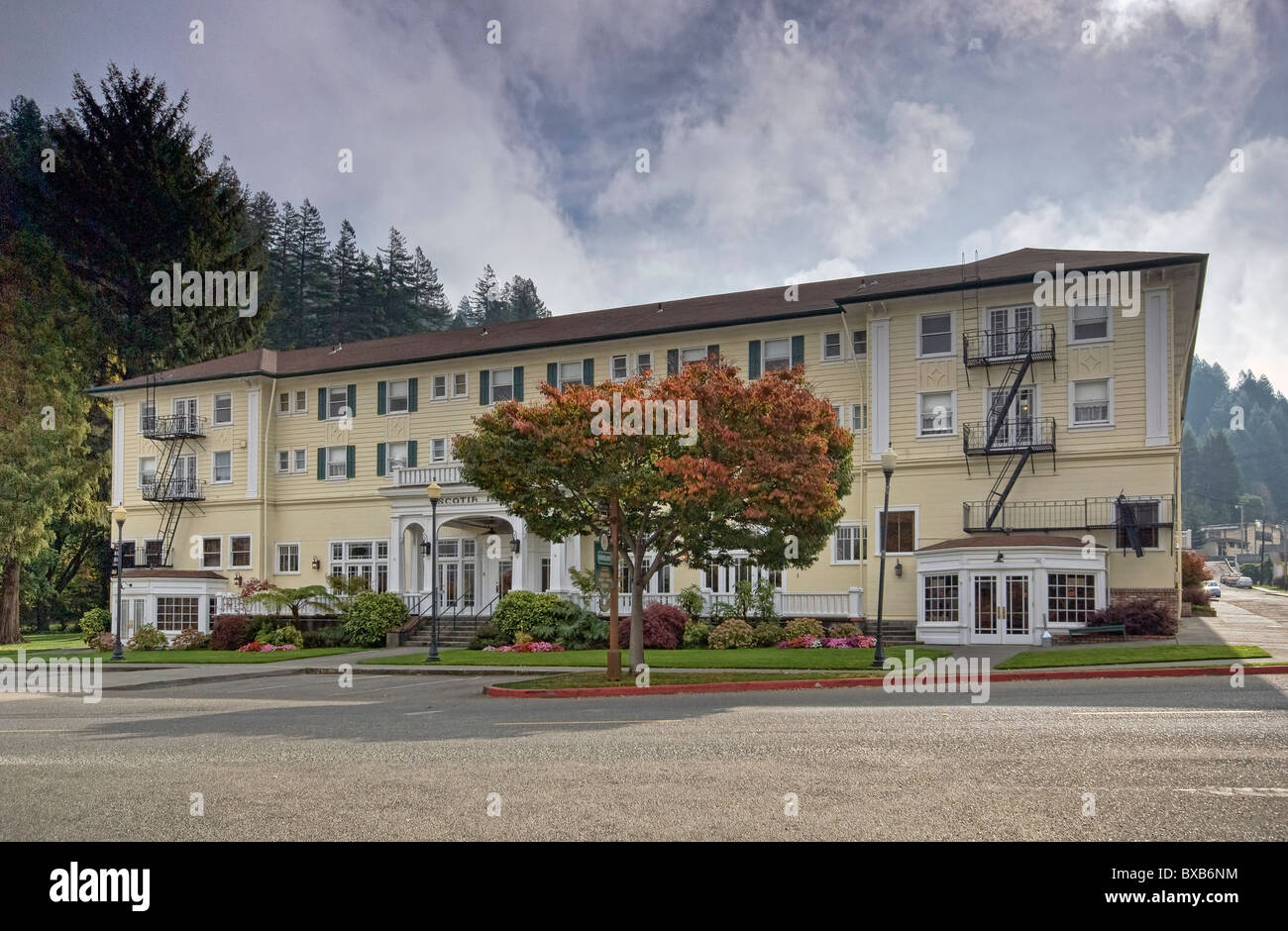 Scotia Inn at company town di Scotia sulla costa di Redwood, CALIFORNIA, STATI UNITI D'AMERICA Foto Stock