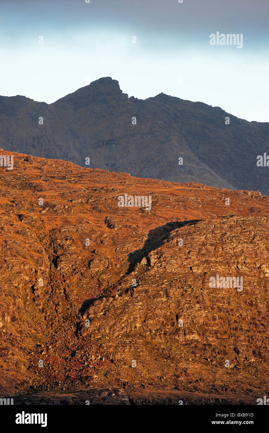 Montagna cresta in del Macgillycuddy Reeks, nella contea di kerry, munster, irlanda. Foto Stock