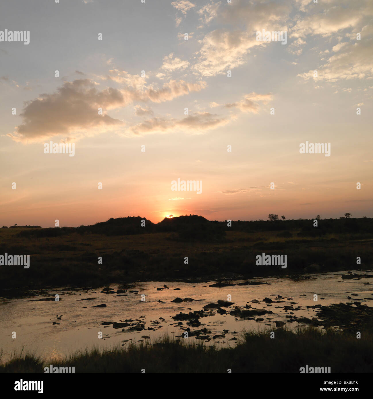Fiume di Mara al tramonto in Kenya Africa Foto Stock