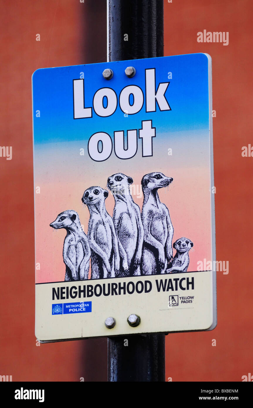 Look Out Neighborhood Watch segno, Southwark, Londra, Inghilterra, Regno Unito Foto Stock