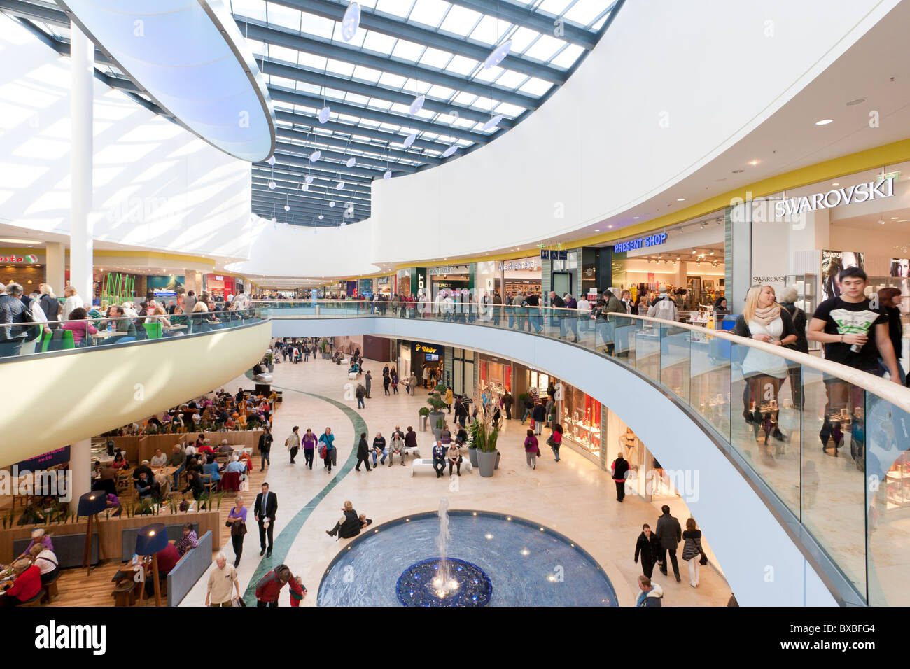 RHEIN-GALERIE, moderno centro commerciale di LUDWIGSHAFEN AM RHEIN, RENANIA-PALATINATO, Germania Foto Stock