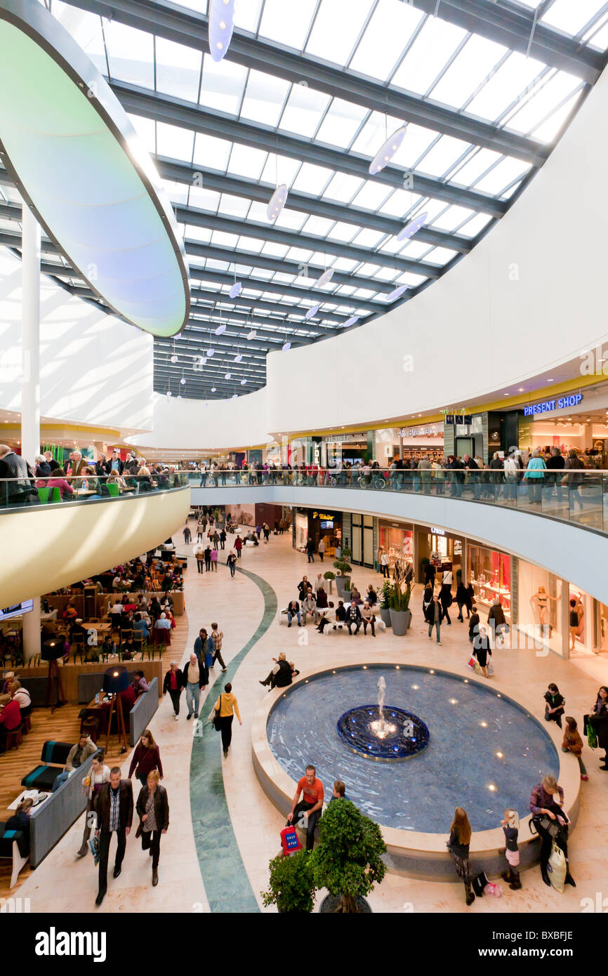 RHEIN-GALERIE, moderno centro commerciale di LUDWIGSHAFEN AM RHEIN, RENANIA-PALATINATO, Germania Foto Stock