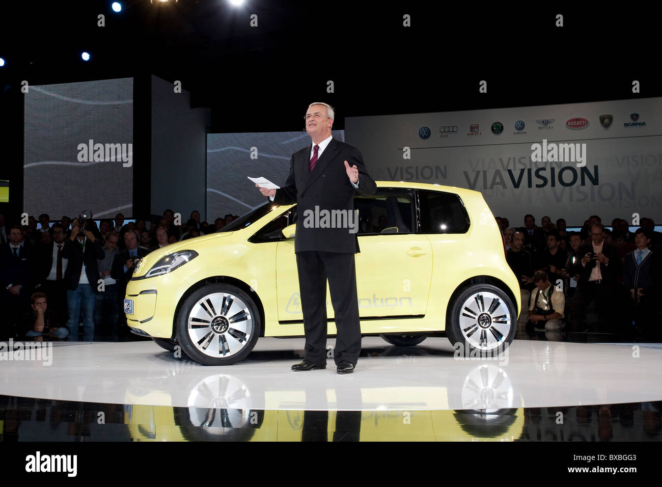 Martin Winterkorn, presidente della Volkswagen AG, presentando lo studio della VW auto elettrica e-up, durante la notte del gruppo del Foto Stock