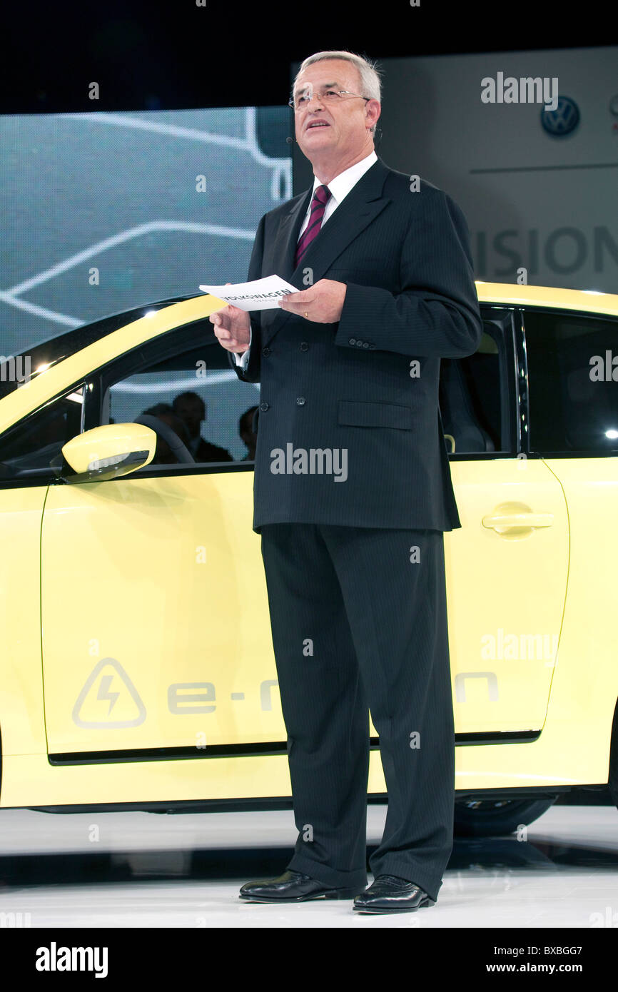 Martin Winterkorn, presidente della Volkswagen AG, presentando lo studio della VW auto elettrica e-up, durante la notte del gruppo del Foto Stock