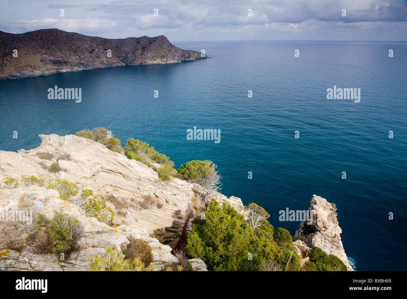 Jóncols bay e Punta de la Maçana da Norfeu cape, Cabo de Creus, il Parco Naturale di Cap de Creus, Alt Empordà, Girona Foto Stock