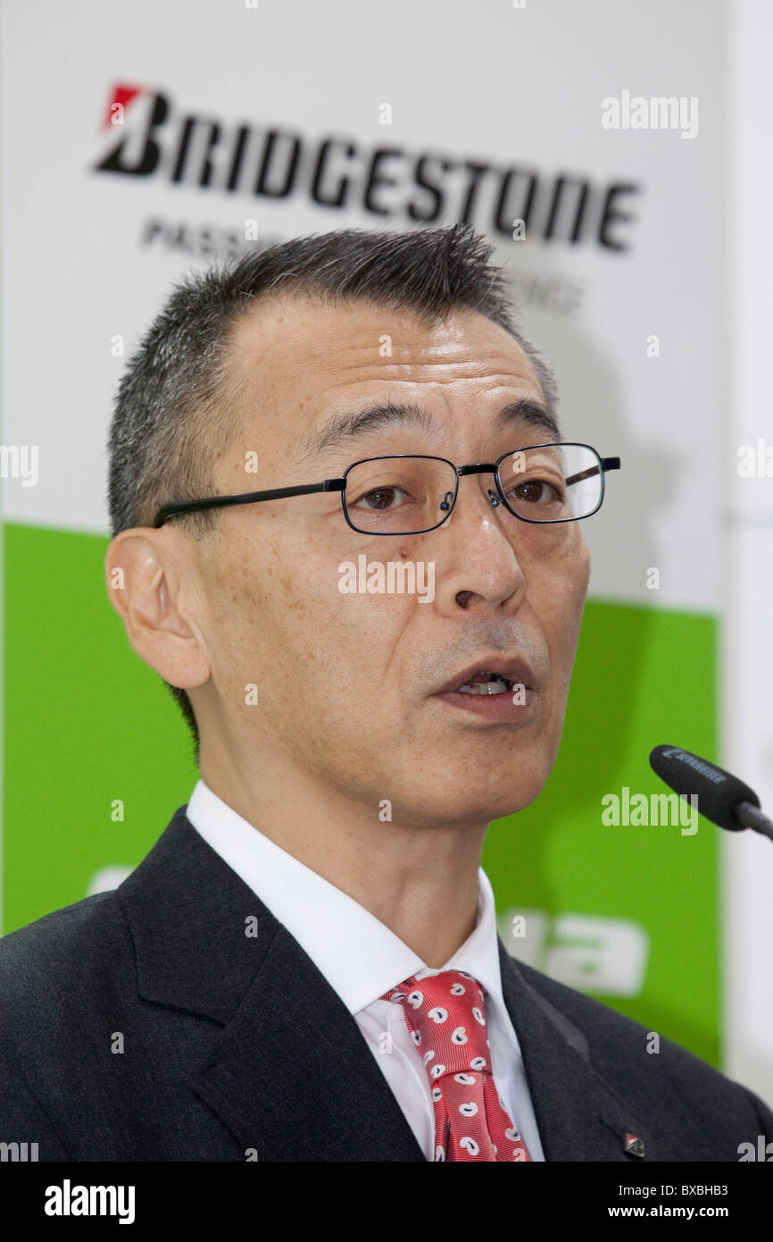 Toru Tsuda, presidente e CEO di Bridgestone Europe produttore di pneumatici, al 63. Internationale Automobilausstellung Foto Stock