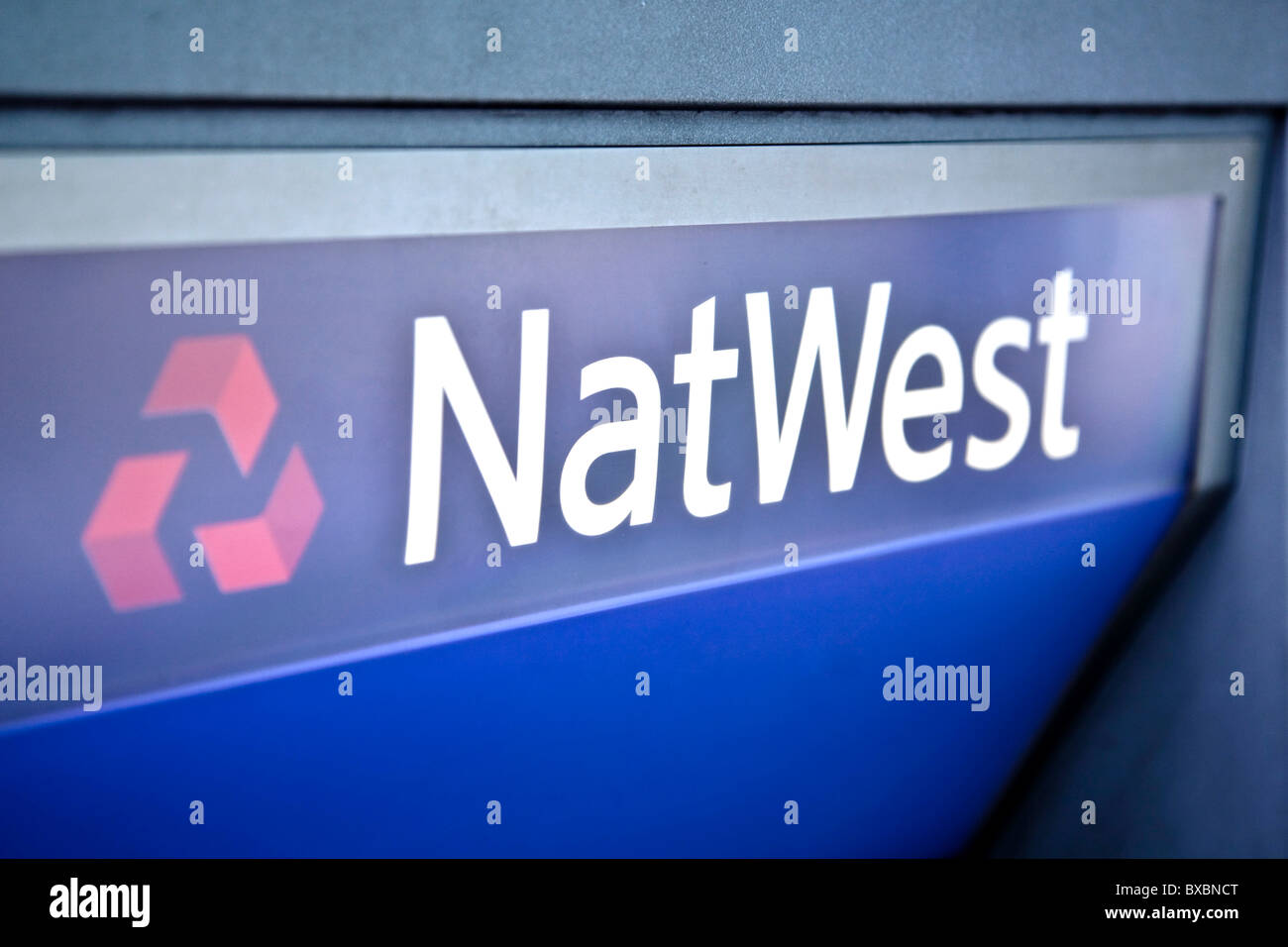 Logo della NatWest Bank in London, England, Regno Unito, Europa Foto Stock