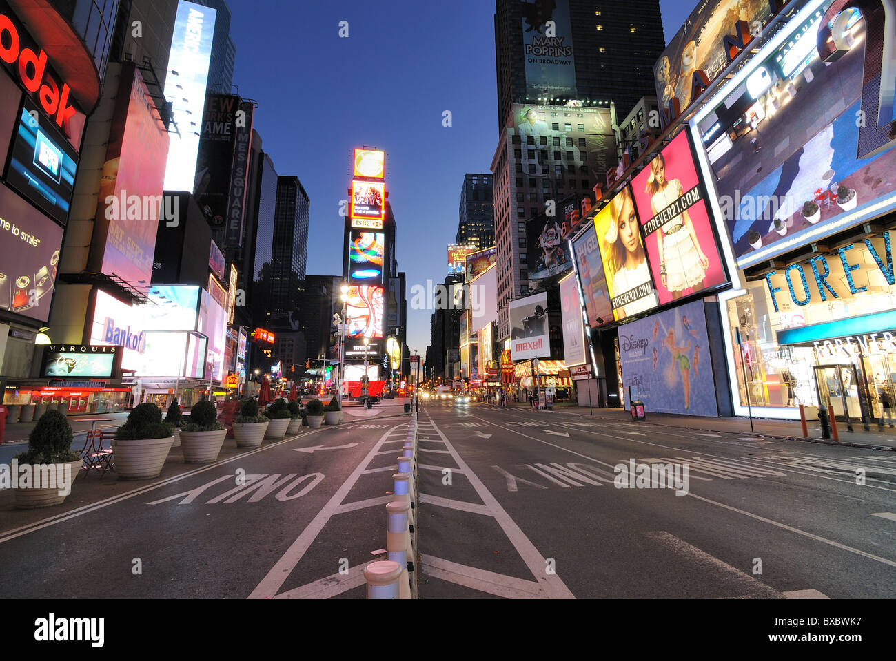 Times Square a New York City è il più trafficato quartiere commerciale negli Stati Uniti d'America. Il 5 settembre 2010. Foto Stock