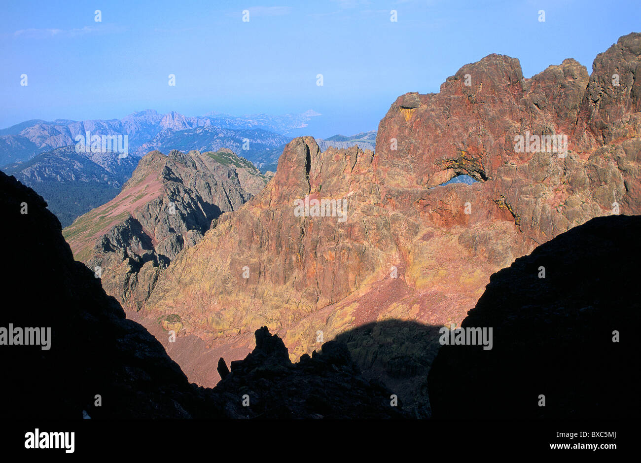 Francia, Corsica, Haute-Corse, Capo Tafonato, GR 20, fotografia presa dalla Paglia Orba. Sullo sfondo il golfo di Porto Foto Stock