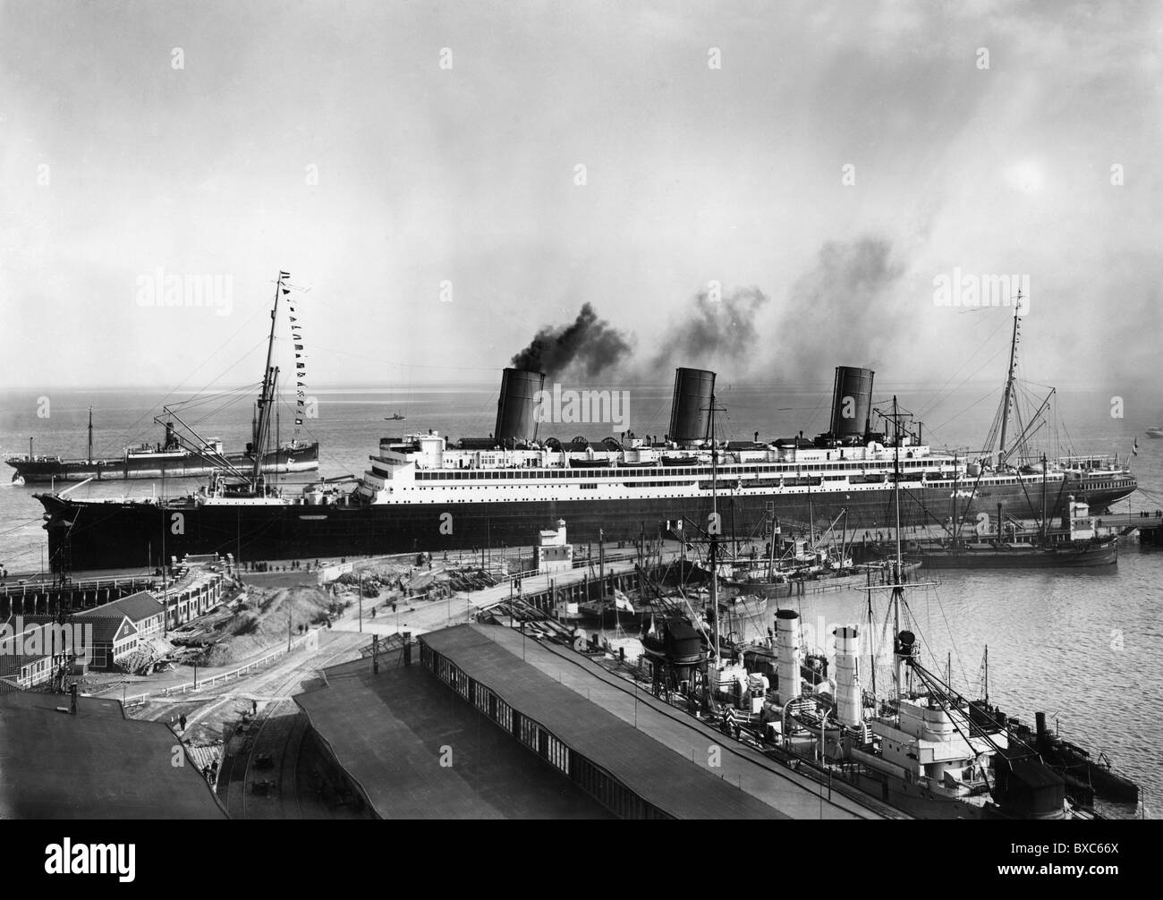 Trasporto / trasporto, navigazione, vaporiera passeggeri, esterno, 'Imperator', Steubenhoeft, Cuxhaven, 1913 / 1914, diritti-aggiuntivi-clearences-non disponibile Foto Stock