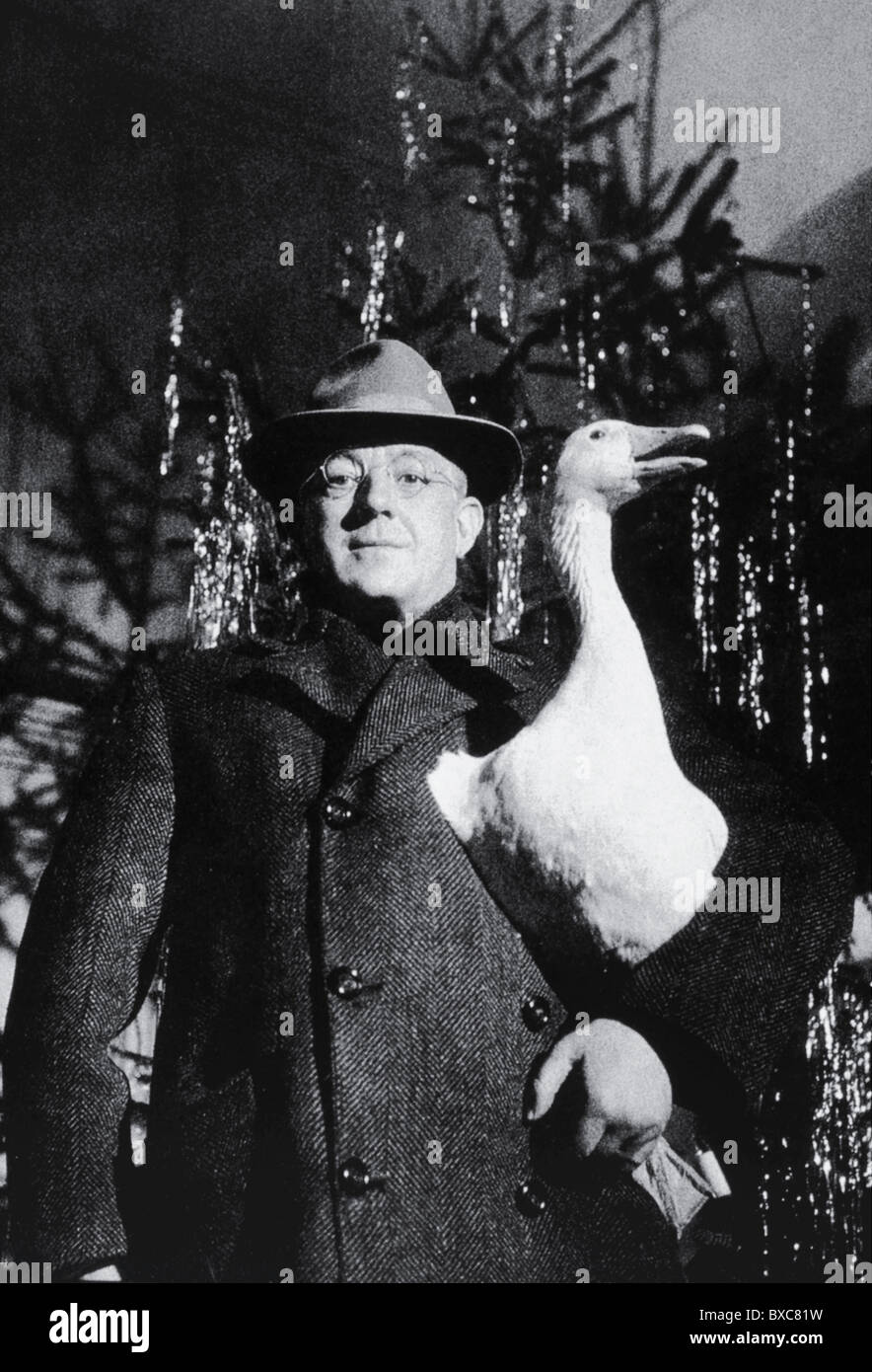 Guinness, Alec Sir, 2.4.1914 - 5.8.2000, attore britannico, mezza lunghezza, natale, 1950s, Foto Stock