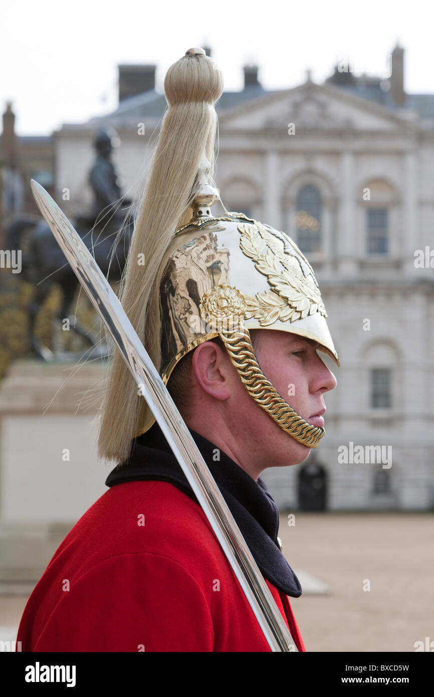 Soldato di cavalleria domestici montati reggimenti, Horse Guard, Horse Guards, montato guardia, Londra, Inghilterra, Gran Bretagna Foto Stock