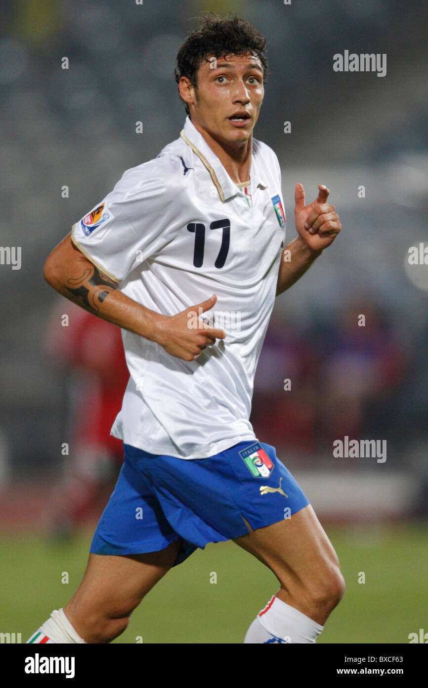 L'Italia Mattia Mustacchio in azione durante una partita di calcio Under-20 contro Trinidad e Tobago il 28 settembre 2009 al Cairo, Egitto. Solo per uso editoriale. Uso commerciale vietato. (Fotografia di Jonathan Paul Larsen / Diadem Images) Foto Stock L'Italia Mattia Mustacchio in azione durante una partita di calcio Under-20 contro Trinidad e Tobago il 28 settembre 2009 al Cairo, Egitto. Solo per uso editoriale. Uso commerciale vietato. (Fotografia di Jonathan Paul Larsen / Diadem Images) Foto Stock