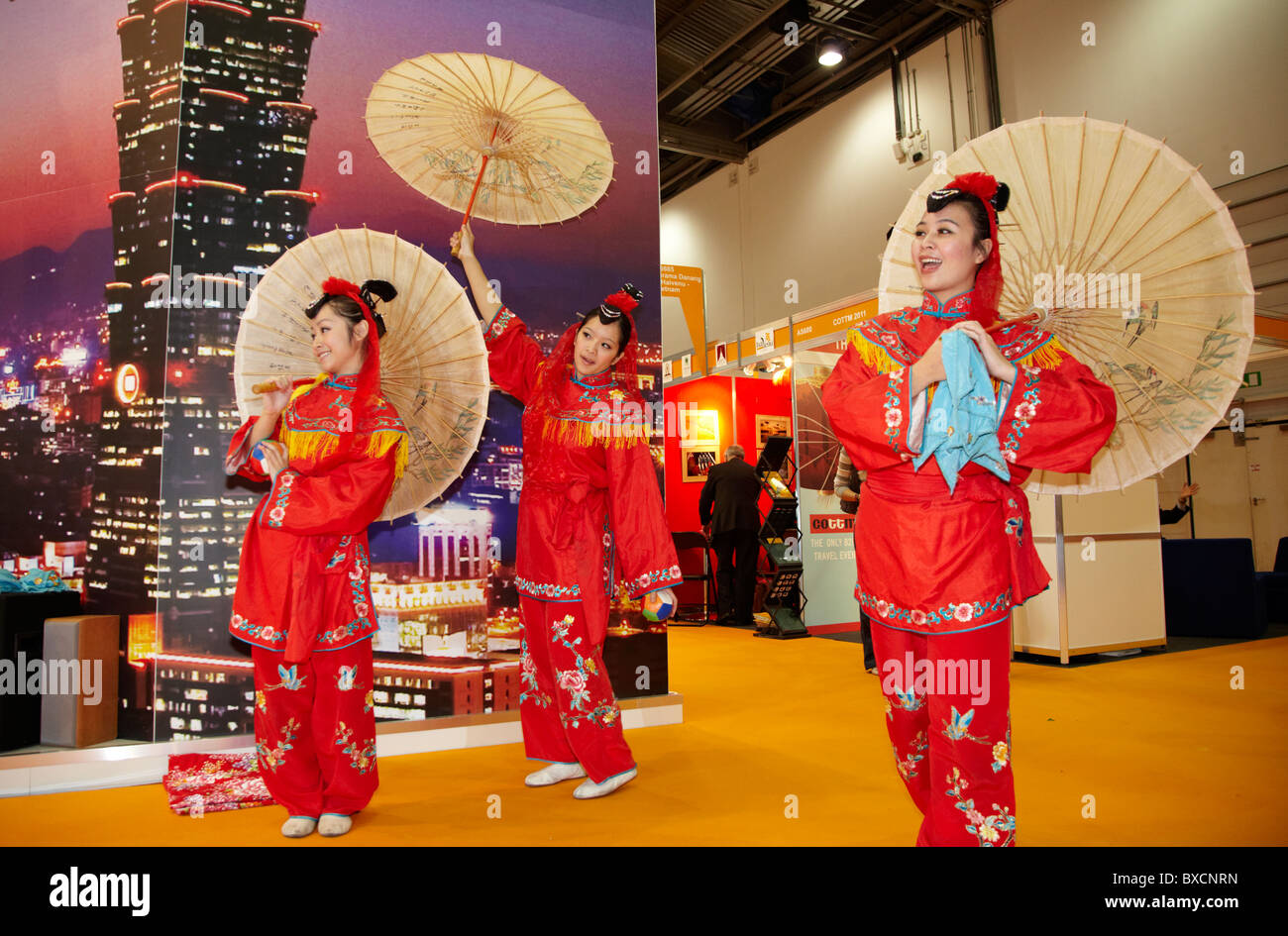 Cinese tradizionale ballerini London UK Europa Foto Stock