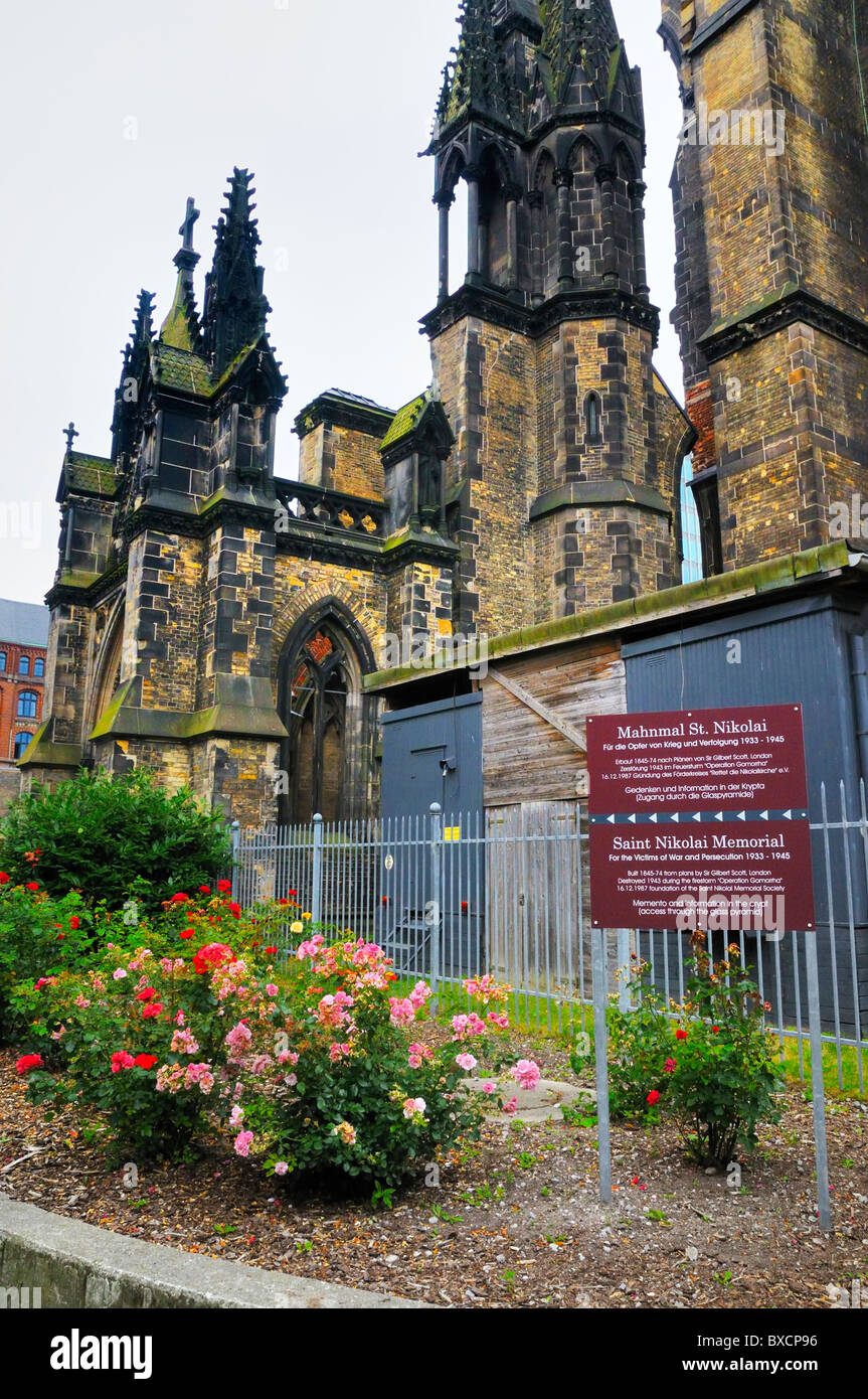 Il 'vittime della guerra e della persecuzione Memorial' al revival gotico chiesa di San Nicola, Amburgo, Germania. Foto Stock