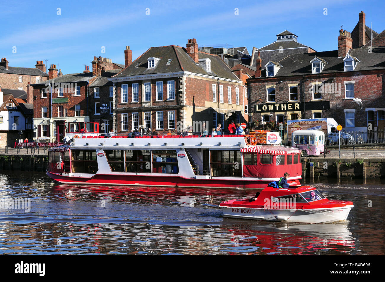 Fiume Ouse, imbarcazioni turistiche, York, Regno Unito. Foto Stock