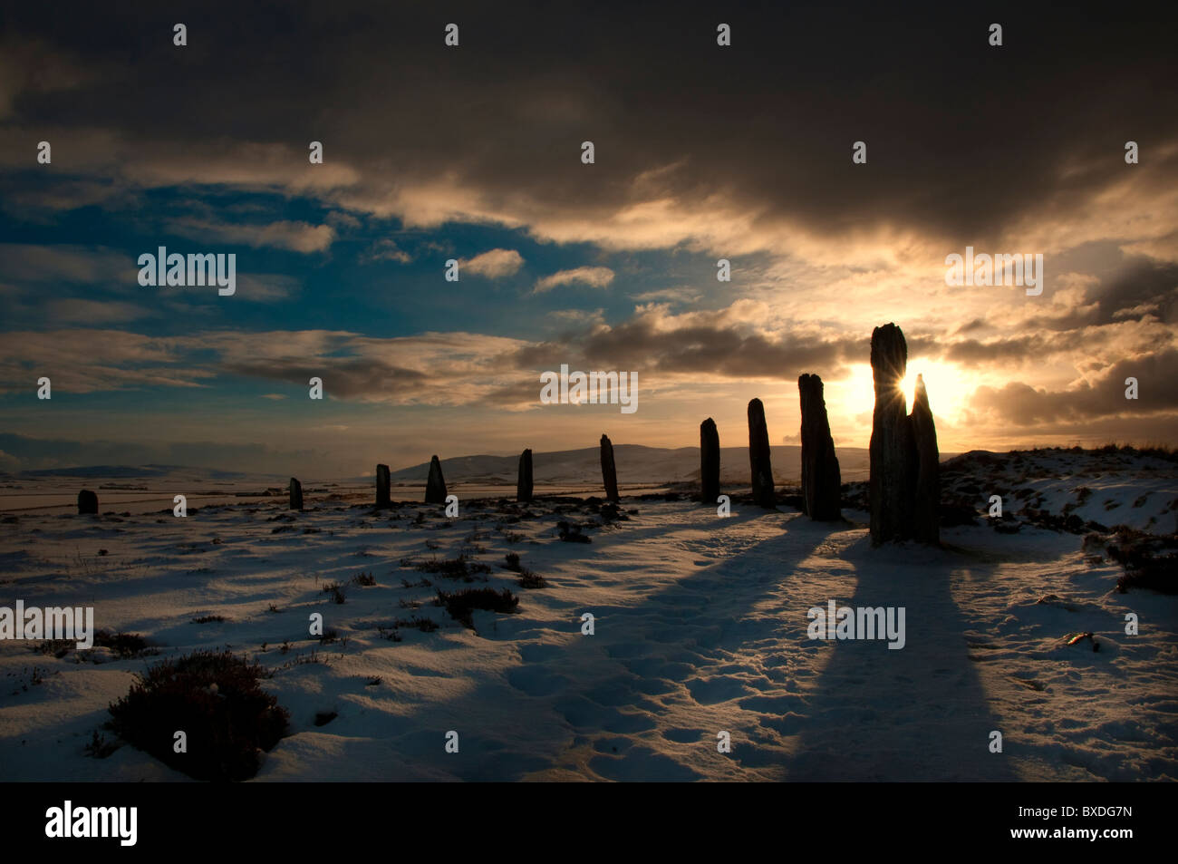 Coperta di neve anello di Brodgar - Orkney, Scozia Foto Stock