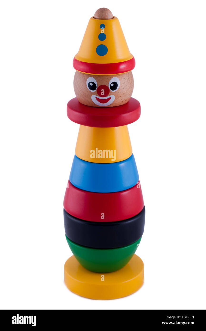 Bambino di impilamento in legno clown isolati su sfondo bianco Foto Stock