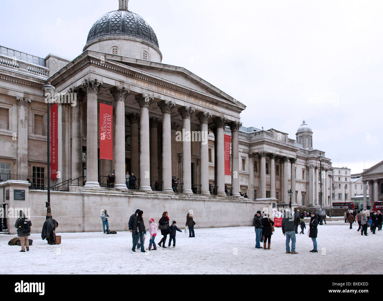 Nevicate invernali - National Gallery - Trafalgar Square - Londra Foto Stock