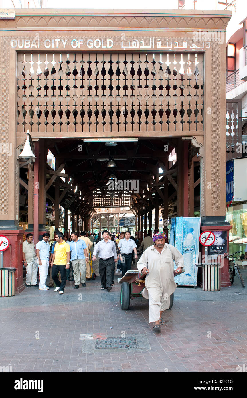 Il Gold Souk nel quartiere di Deira Dubai Foto Stock