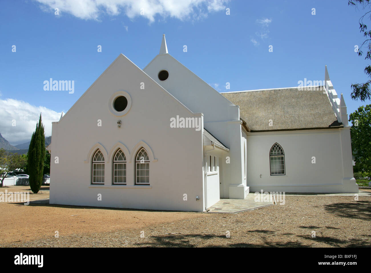 Vecchio stile olandese Chiesa, Franschhoek, Winelands, Western Cape, Sud Africa Foto Stock