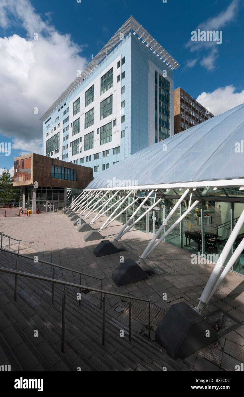 L'edificio di Richmond e Atrium all Università di Bradford Foto Stock