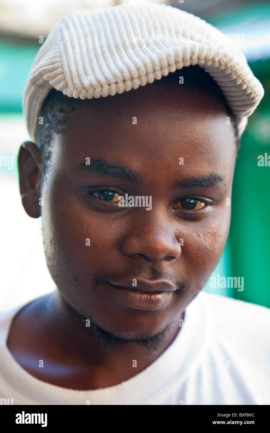 Giovane uomo, Mombasa, in Kenya Foto Stock