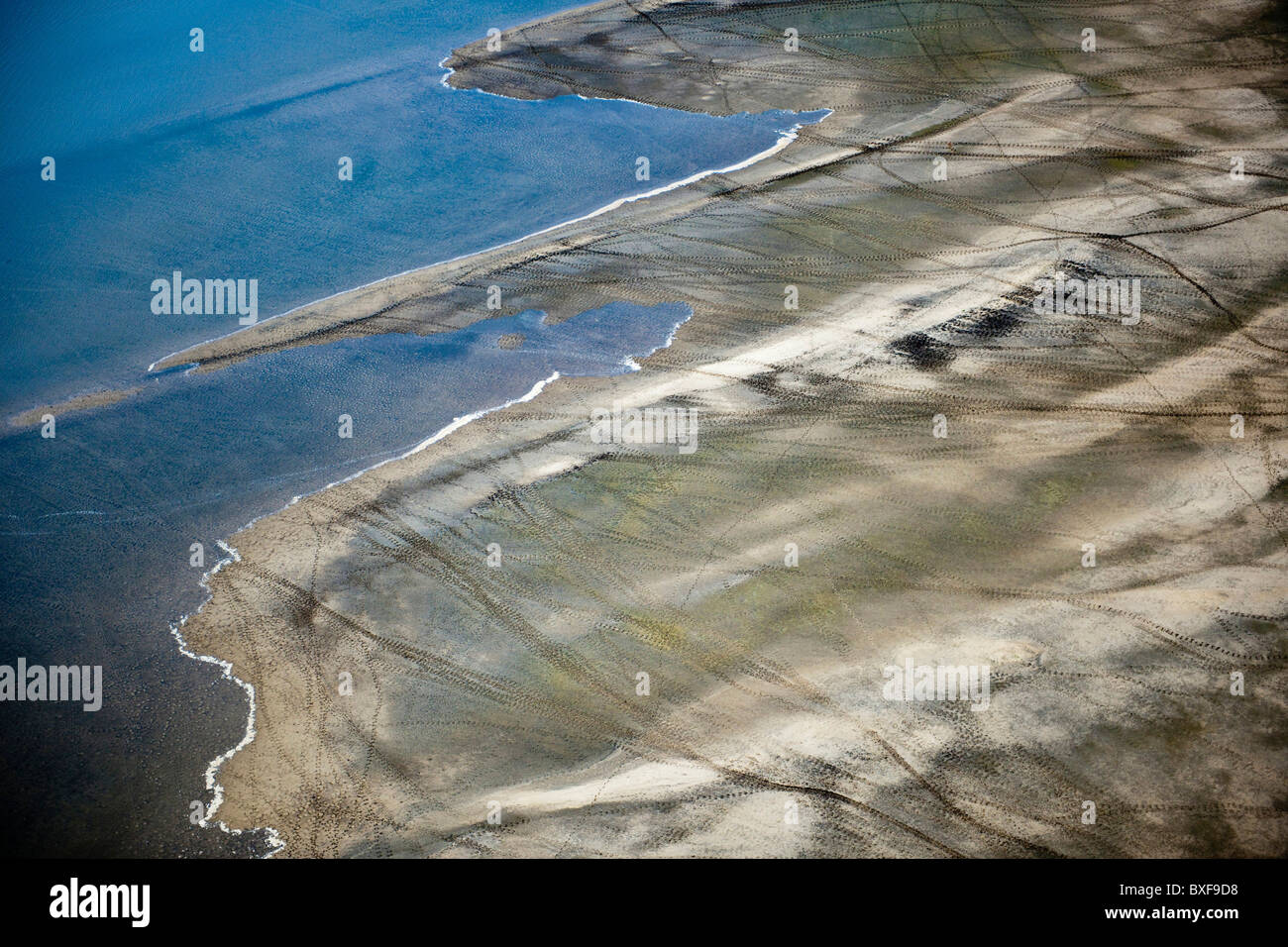 Vista aerea del iSimangaliso Wetland Park che mostra le impronte di animali (spoor) in sabbia morbida Foto Stock