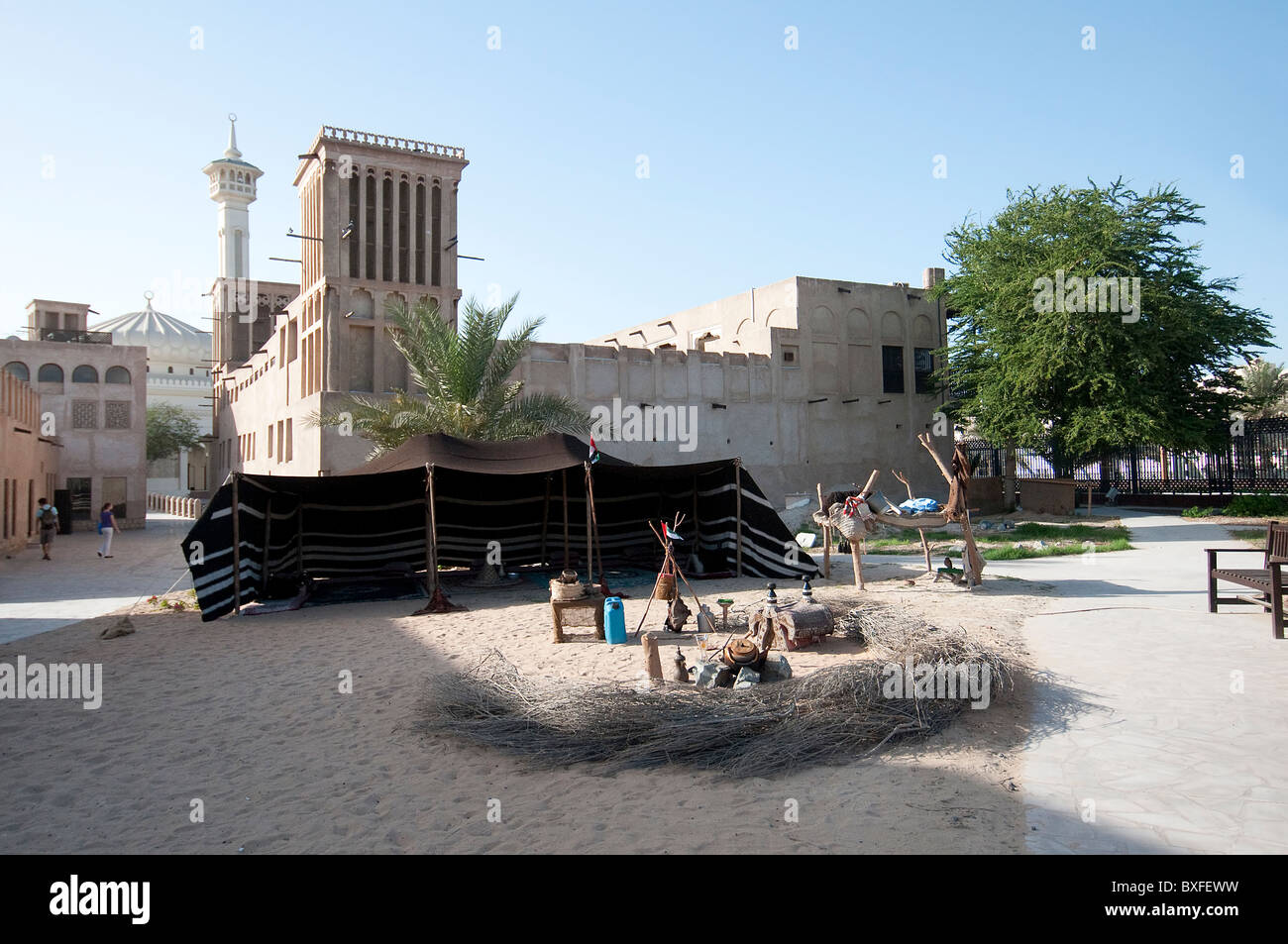 Rappresentazione tipica di una vecchia tenda nel deserto di Dubai Foto Stock