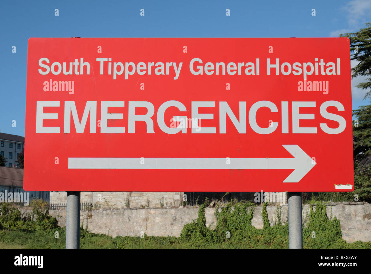 Segno di emergenza al di fuori del Sud Tipperary Ospedale Generale di Clonmel, Co Tipperary, Irlanda (Eire). Foto Stock