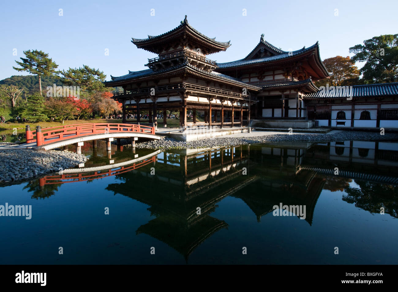 Byodo-in è un tesoro nazionale del Giappone e un sito del Patrimonio Mondiale. Il suo contorno è disponibile su ¥10 coin Foto Stock