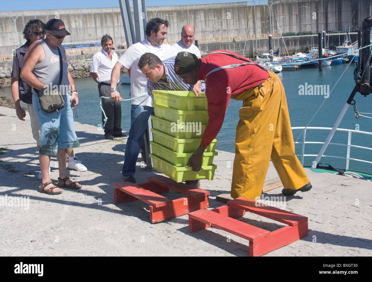 Lastres, Principato delle Asturie, Spagna. È un villaggio di pescatori appartenente al consiglio di Colunga, situato nella zona orientale. Porto di pesca Foto Stock
