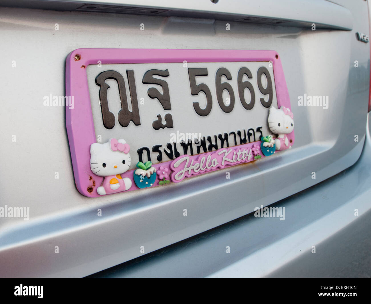 Un simpatico Hello Kitty auto piastra di registrazione numero. Foto Stock