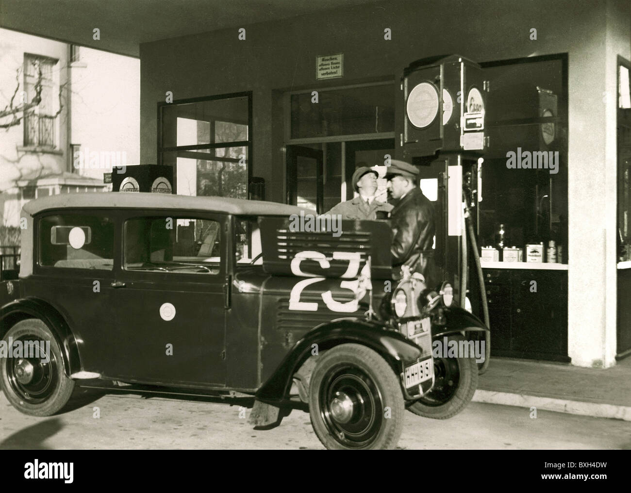Trasporti / trasporto, auto, stazione di benzina, stazione di benzina esso, Germania, circa 1928, diritti aggiuntivi-clearences-non disponibile Foto Stock
