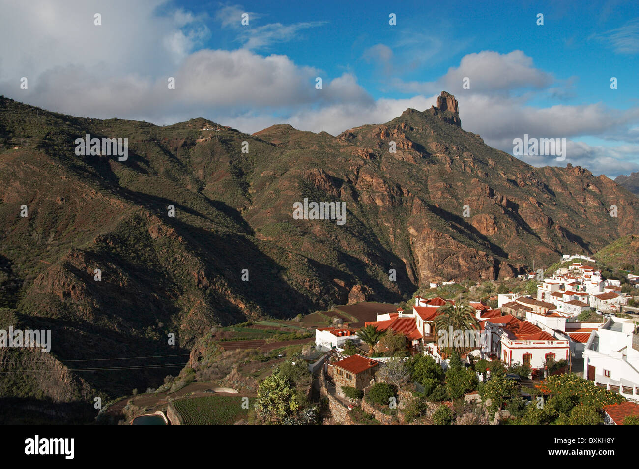 Tejeda villaggio sottostante Roque Bentayga Foto Stock