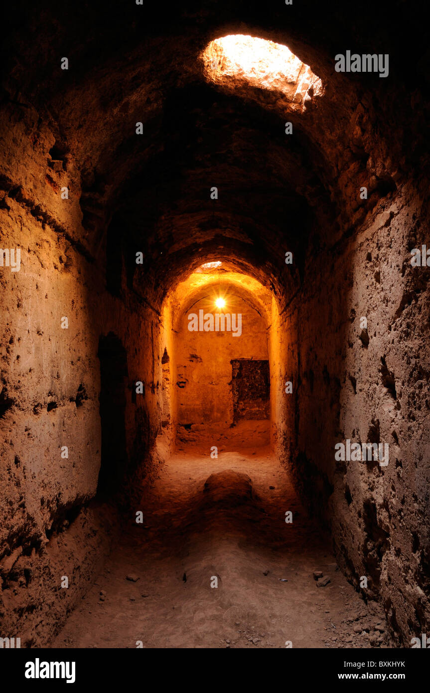 Interno di dungeons presso le rovine di Badii Palace Marrakech, costruito da Saadien Ahmed el Mansour Ad-Dahbi nel 1578 Foto Stock