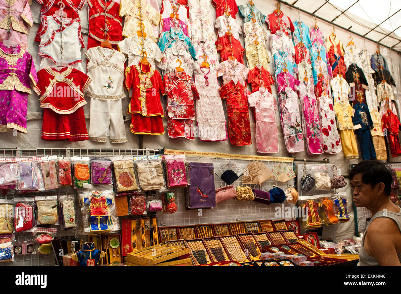 Mercato dei vestiti cinesi immagini e fotografie stock ad alta risoluzione  - Alamy