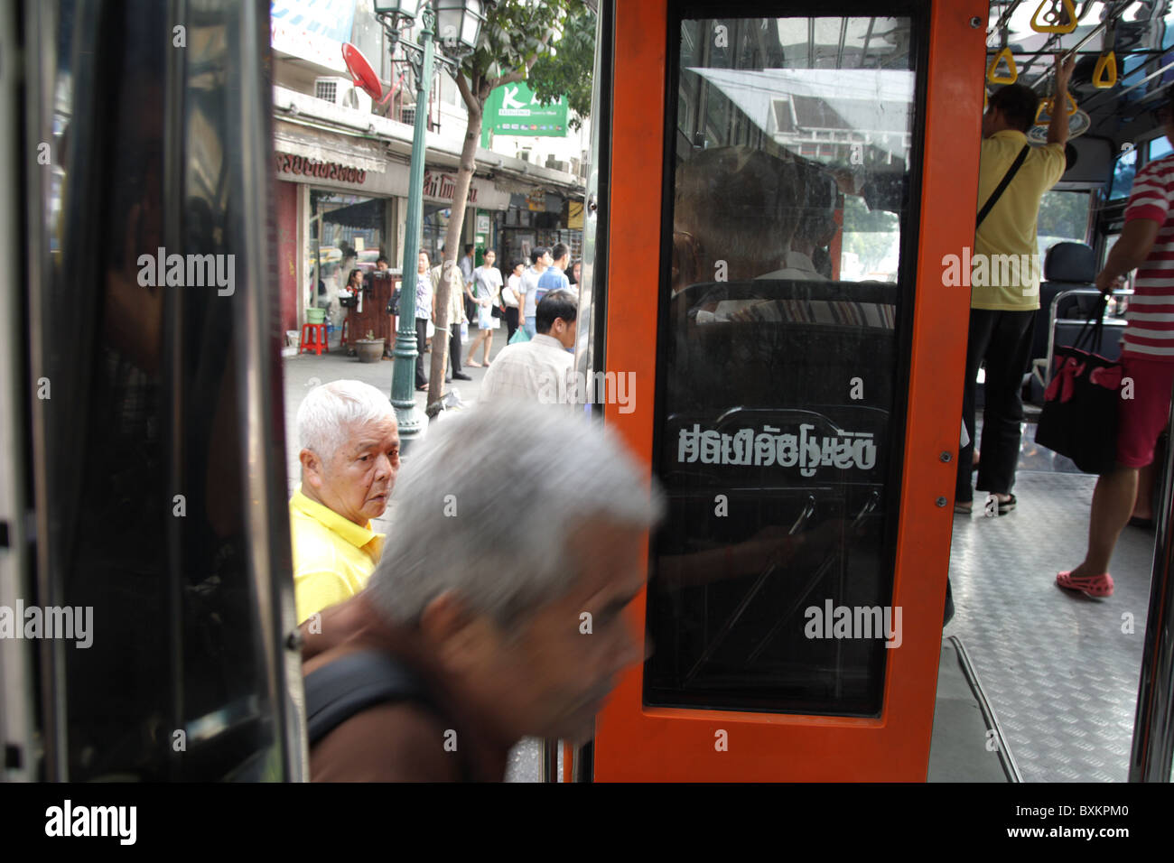 Vista sul bus locale a Bangkok Foto Stock
